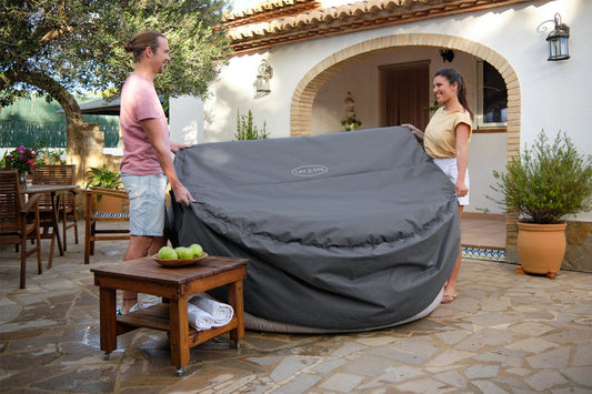 Thermal insulated cover for round inflatable hot tub